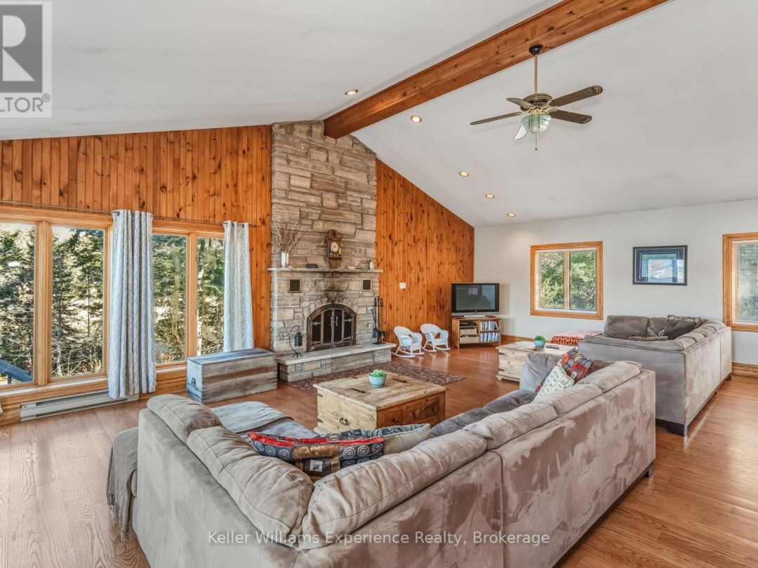 804 KINGS FARM ROAD, Gloucester Pool