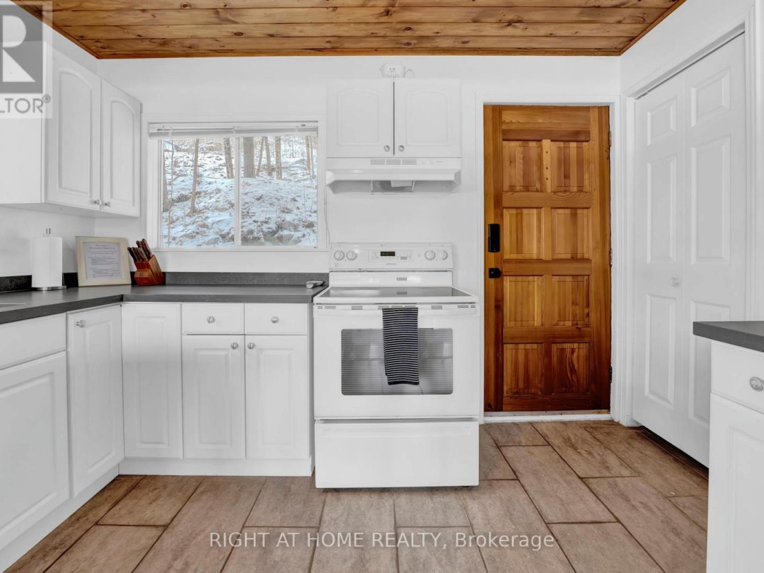 1220 PORTAGE LAKE ROAD, 