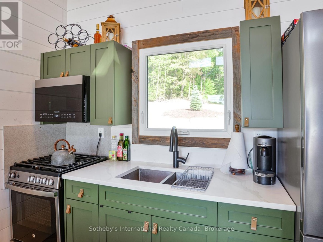 1211 PLUTO TRAIL, Boyne Lake