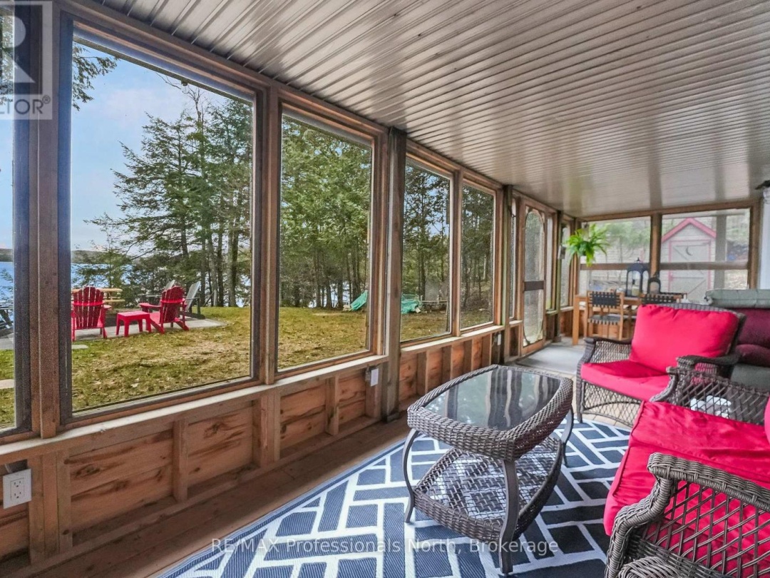 1110 MISKWABI LAKE ROAD, Miskwabi Lake