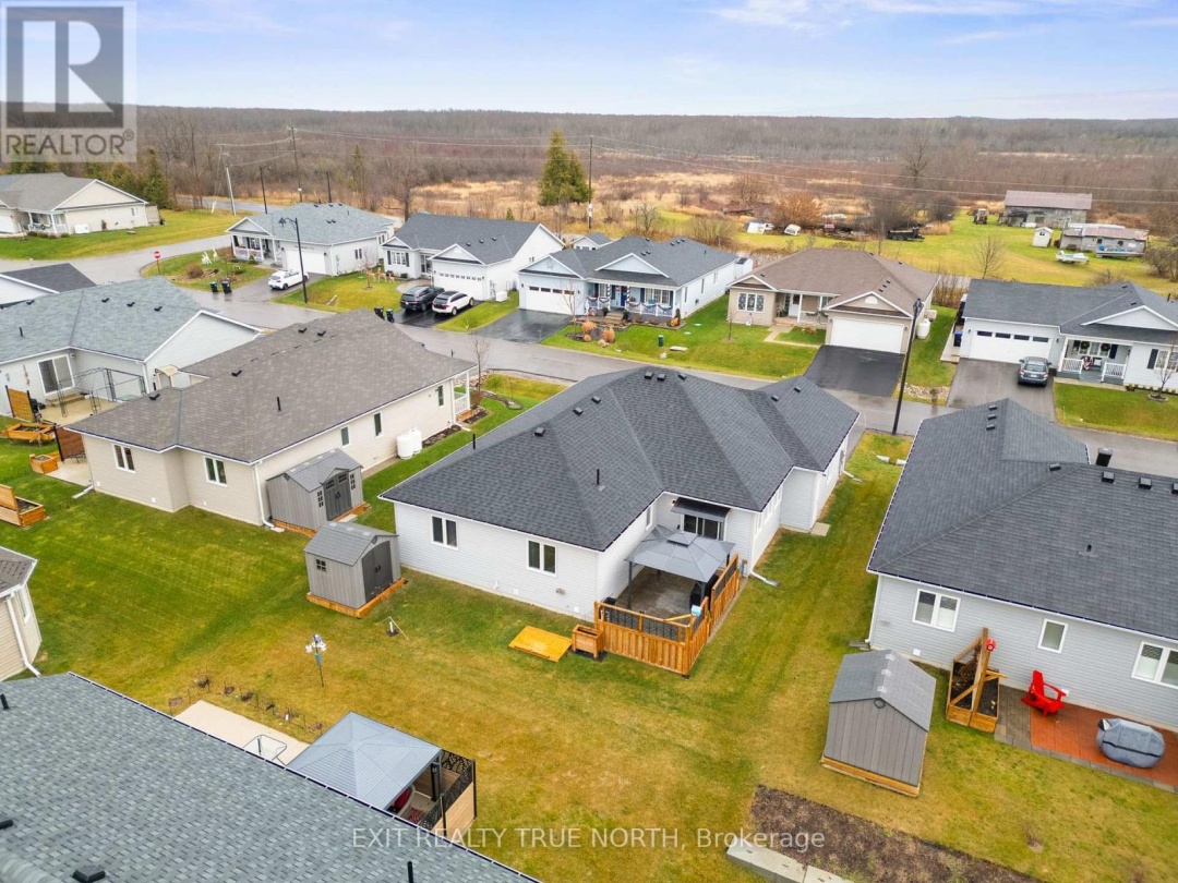 8 SINCLAIR CRESCENT, Ramara (Atherley)