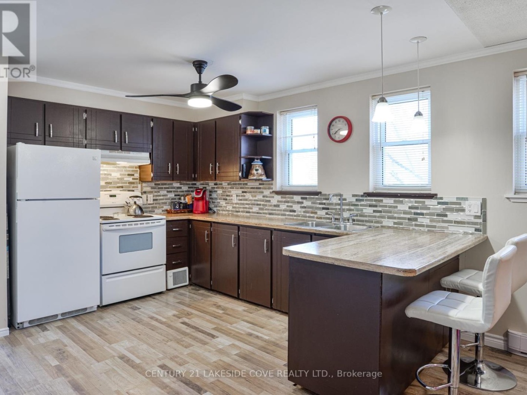UNIT 27 - 1 PARADISE BOULEVARD S, Lake Simcoe