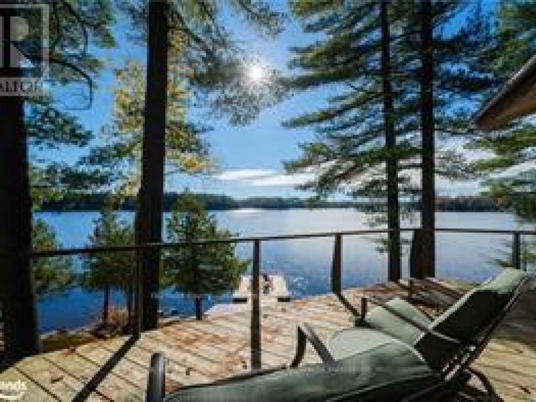 7 & 9 EAST POINT DRIVE, Manitouwabing Lake