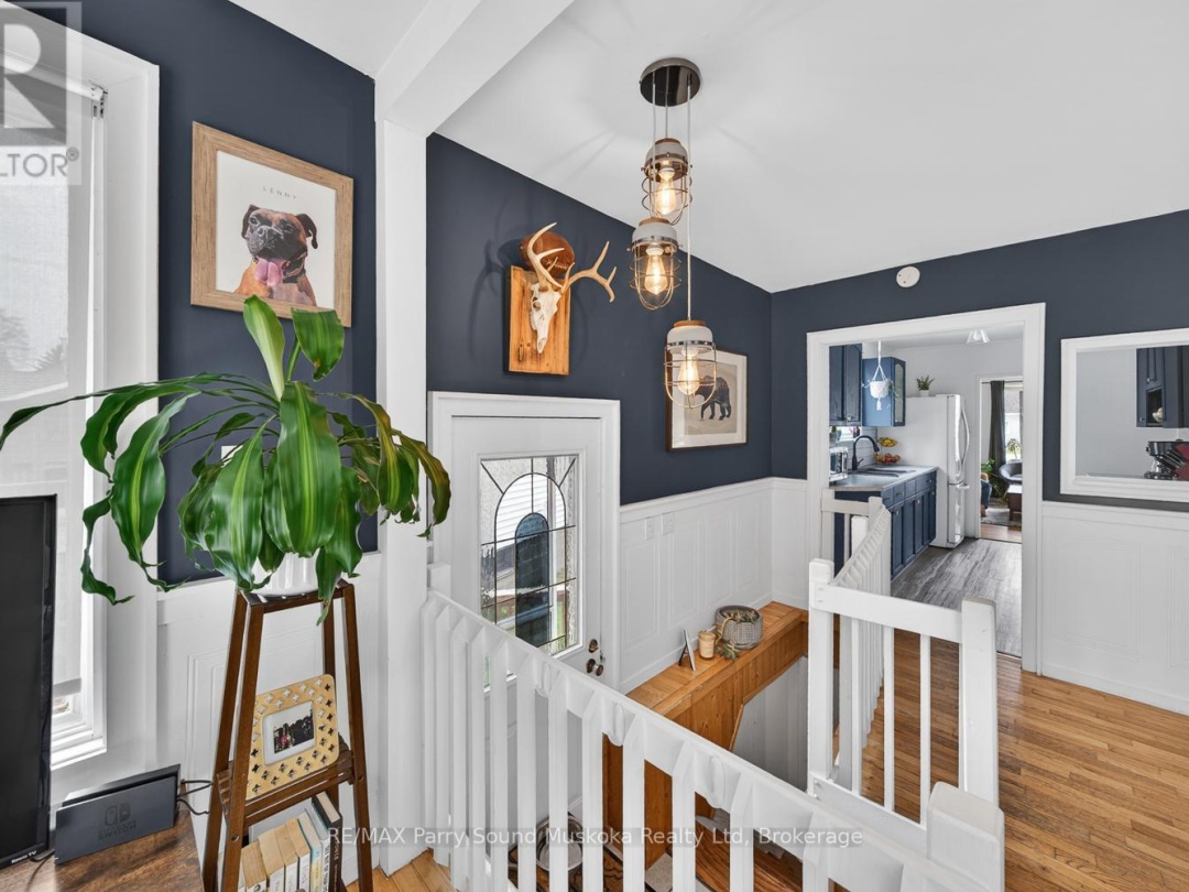 23 HIGHLAND CRESCENT, Parry Sound
