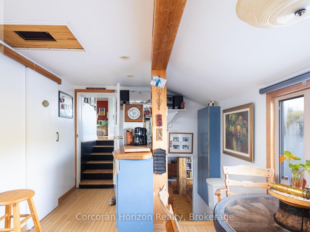 566 HUNGRY BAY ROAD W, 