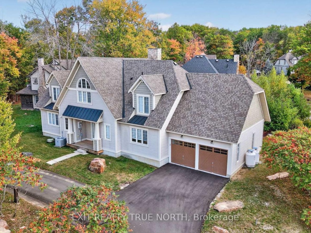 4 COUNTRY TRAIL, 