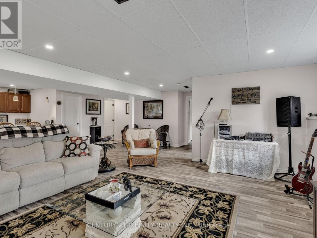 240 Burnt River Road, Kawartha Lakes (Somerville)