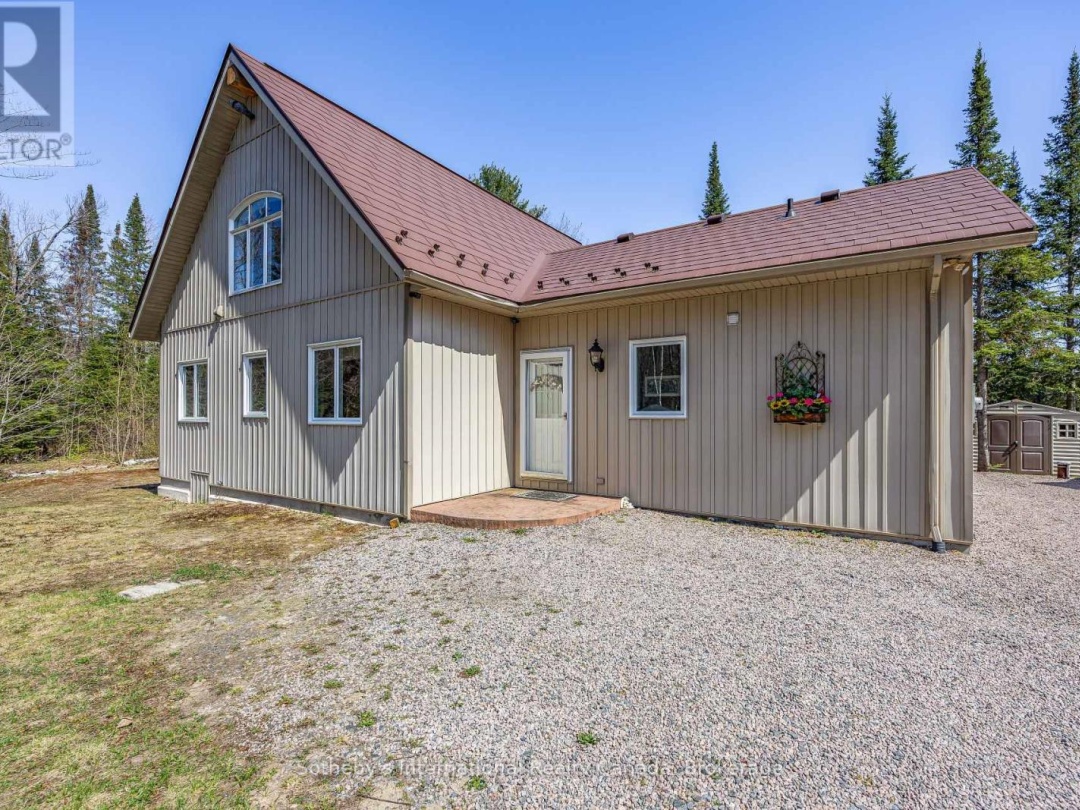 9 PAULS BAY ROAD, Harris Lake