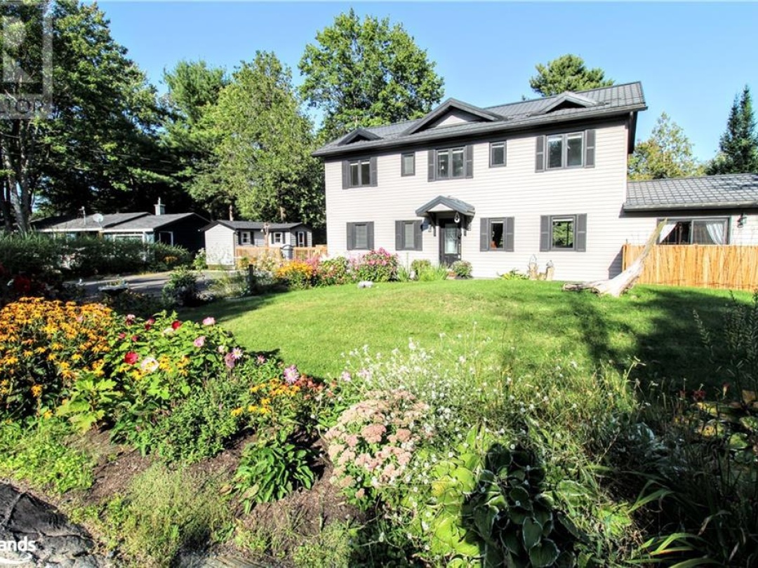 163 Bonnell Road, Muskoka River