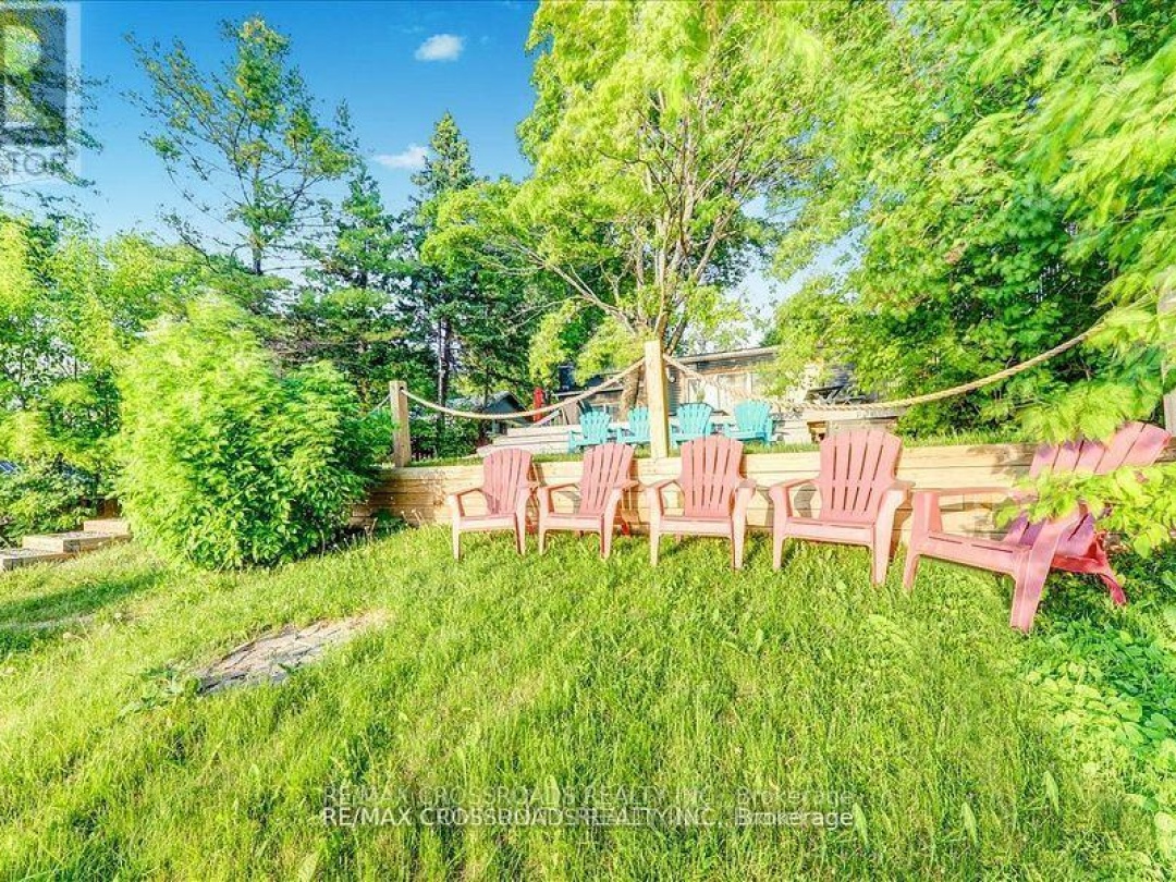 5794 VICTORIA PARK ROAD, 