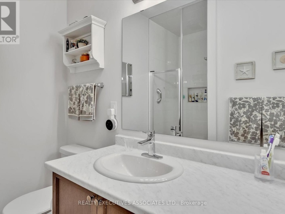 36 - 17 LAKEWOOD CRESCENT, 