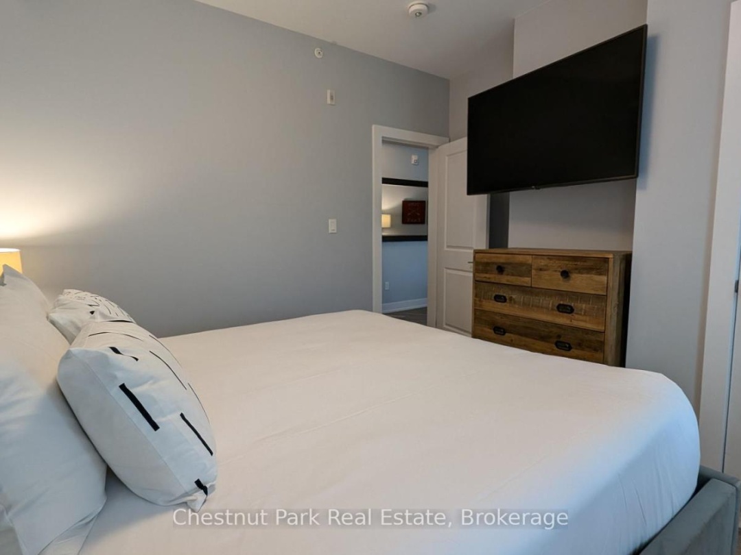 316 - 25 PEN LAKE POINT ROAD, Peninsula Lake