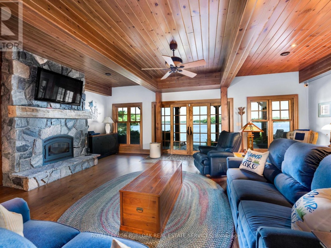 990 HASKETT'S DRIVE, Six Mile Lake