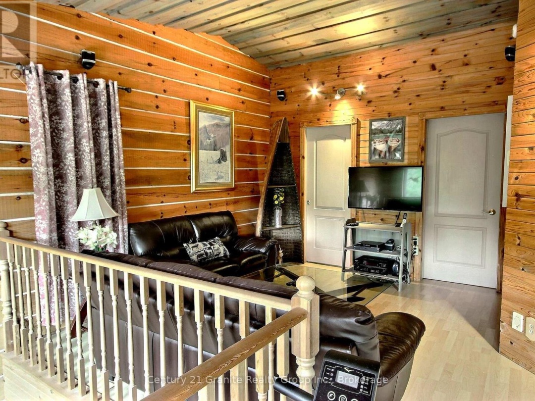 1082 GREEN LAKE ROAD, Gull River