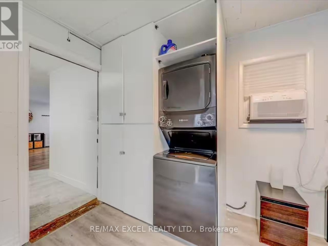 34 HARGRAVE ROAD, Mitchell Lake