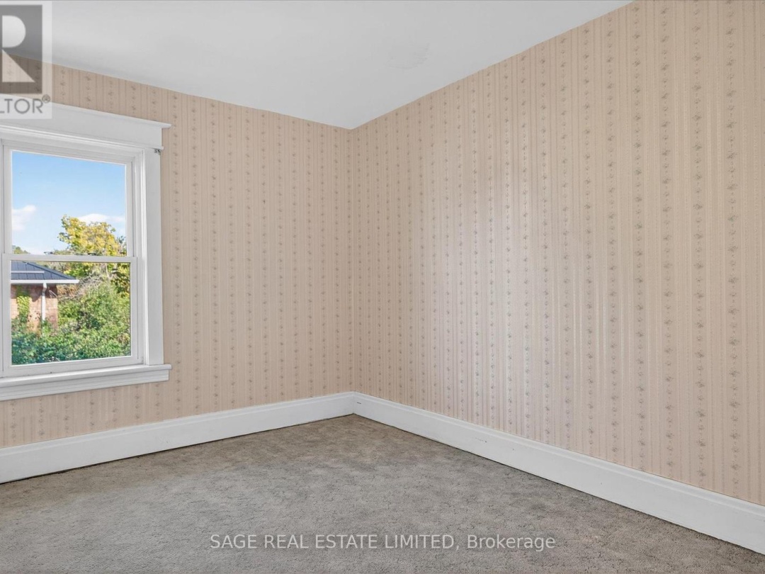33 JOHN STREET, Kawartha Lakes (Bobcaygeon)
