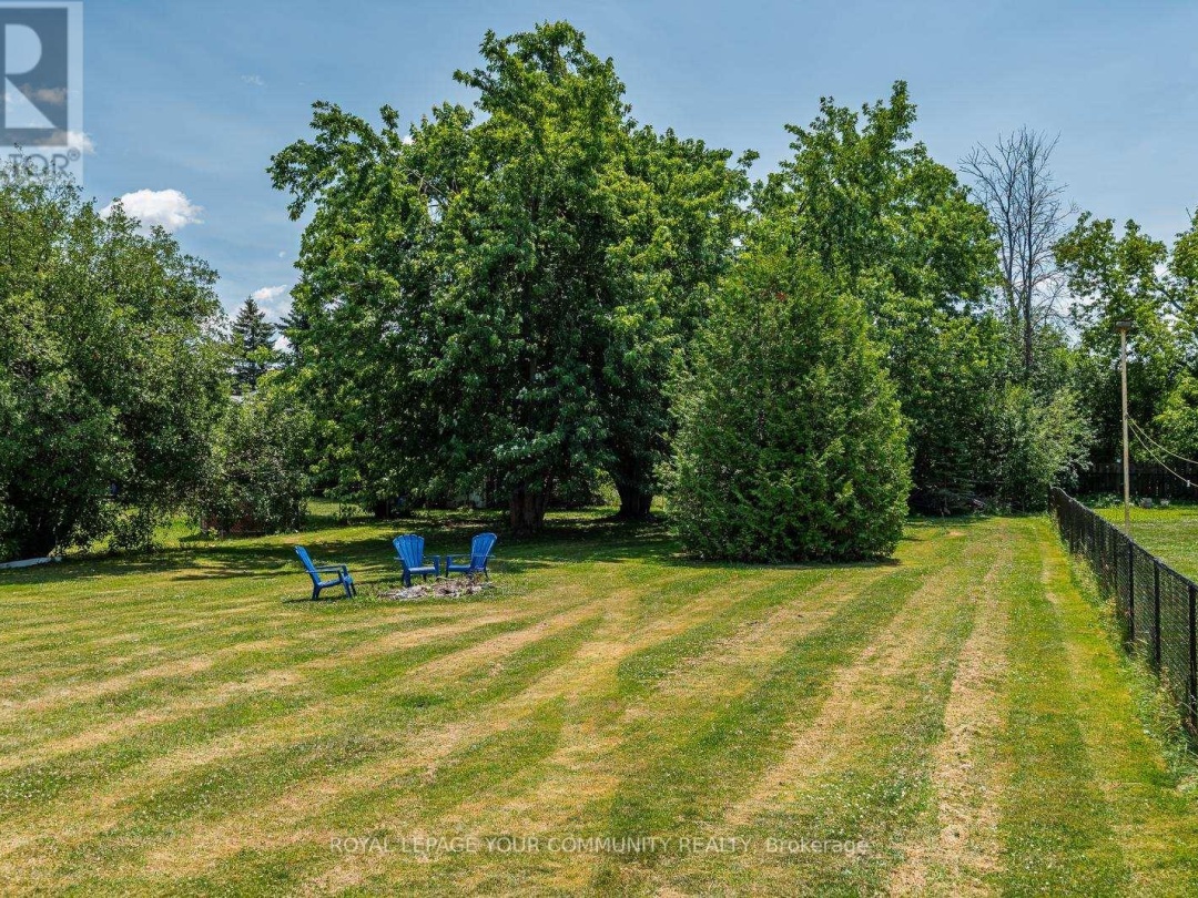 347 LAKELAND CRESCENT, 
