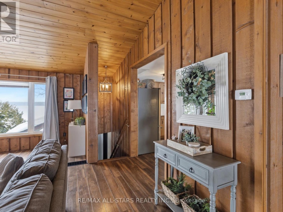 393 HILLSIDE DRIVE, Four Mile Lake