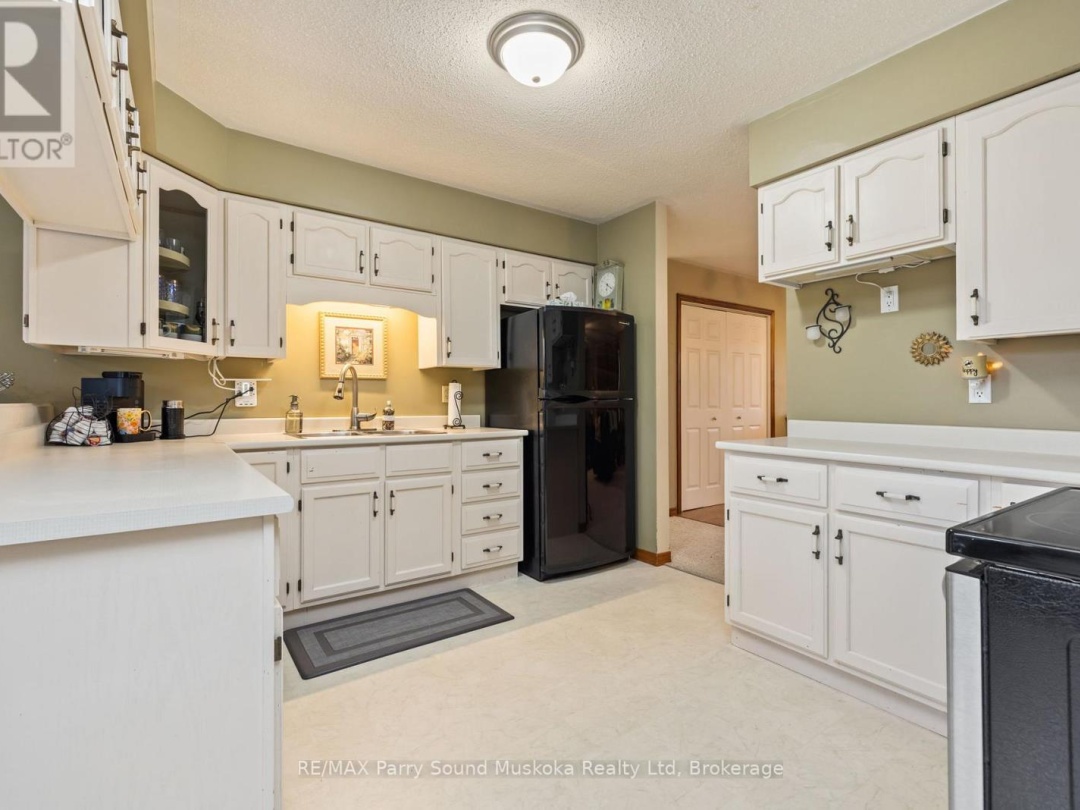 54 PINERIDGE DRIVE, McDougall