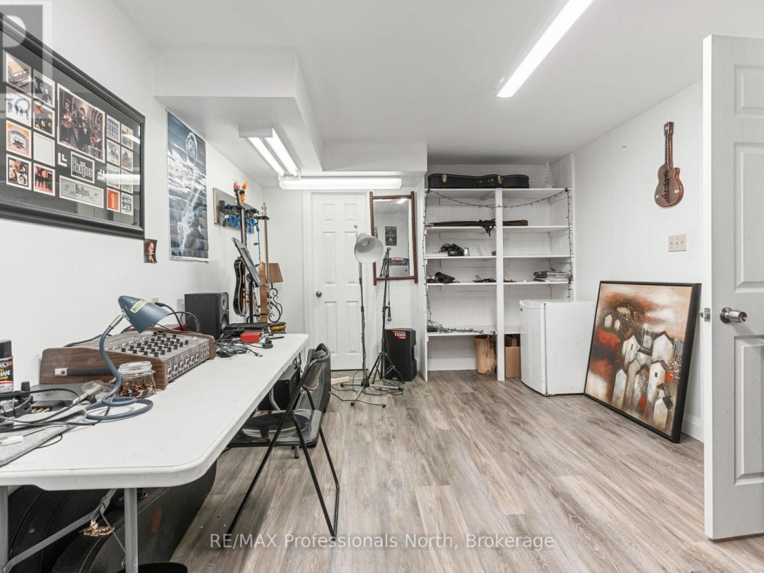 1277 HORSESHOE LAKE ROAD, 