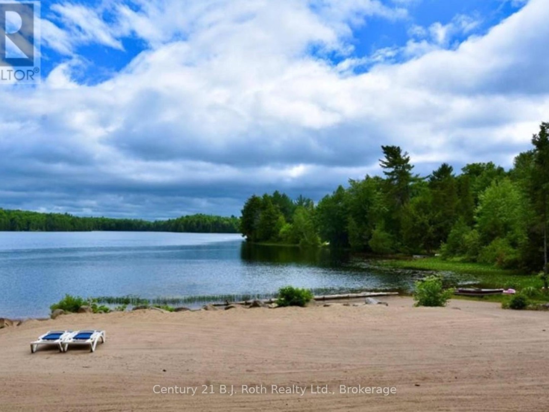 712 POPLAR CRESCENT, Bonnie Lake