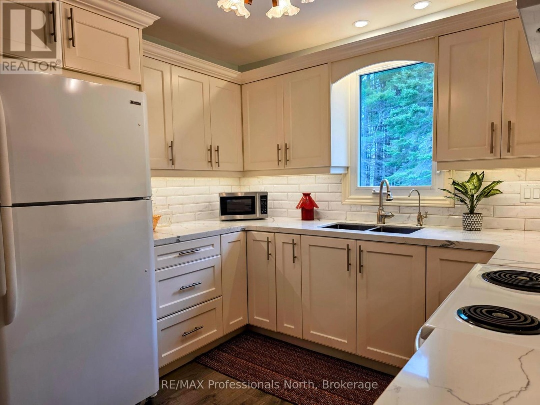 1037 WEST ROAD, Minden Hills (Minden)