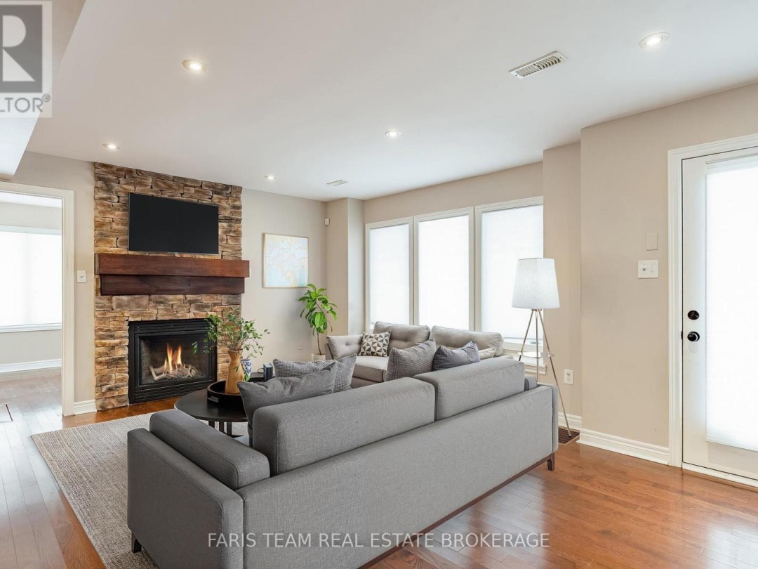 44 MARINA VILLAGE DRIVE, 