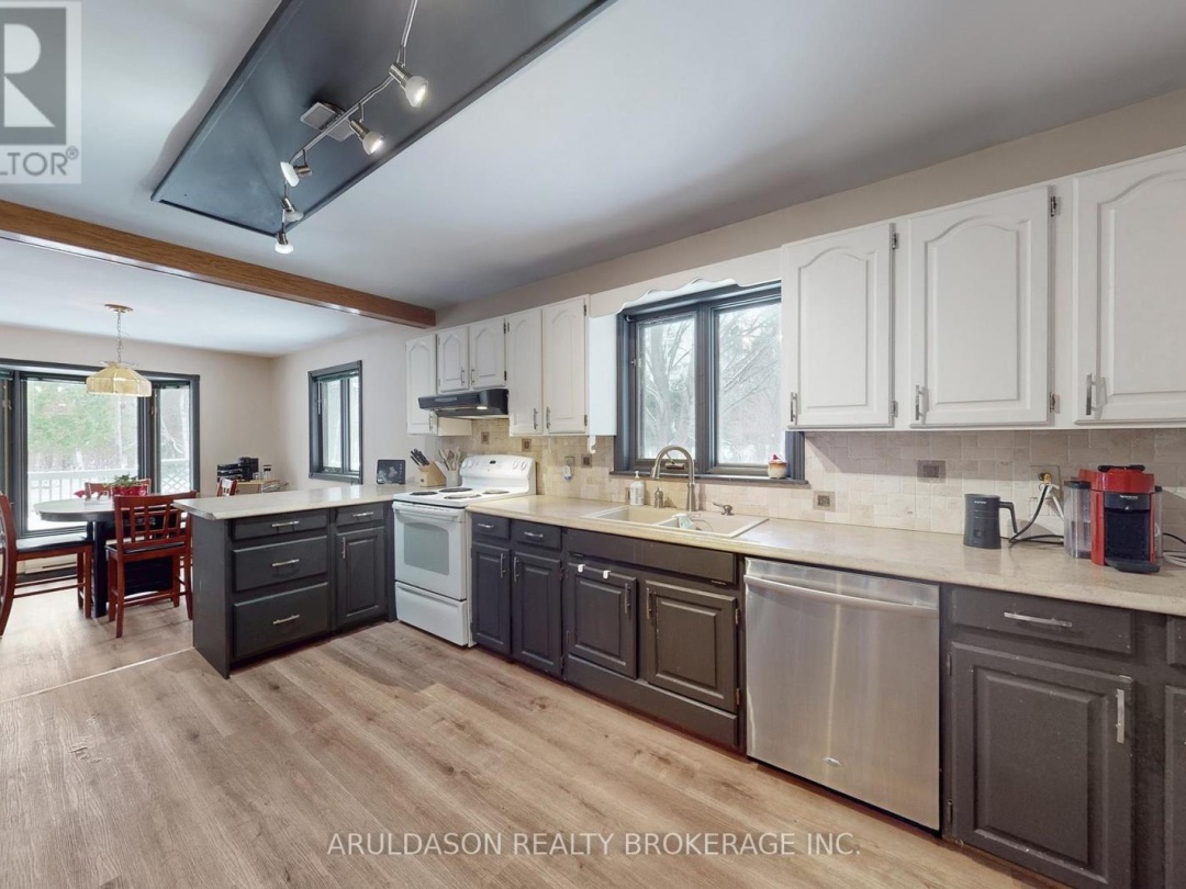 1208 BIRCHCLIFFE CRESCENT, Severn