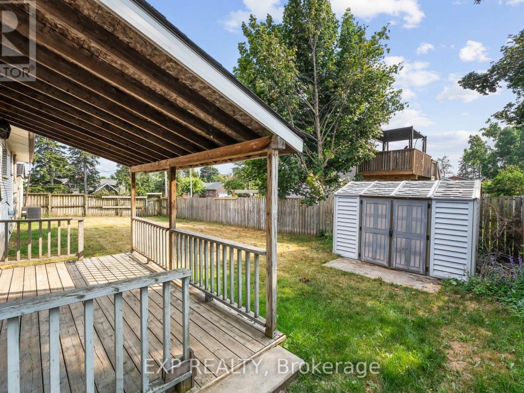 143 WESTMOUNT DRIVE N, 