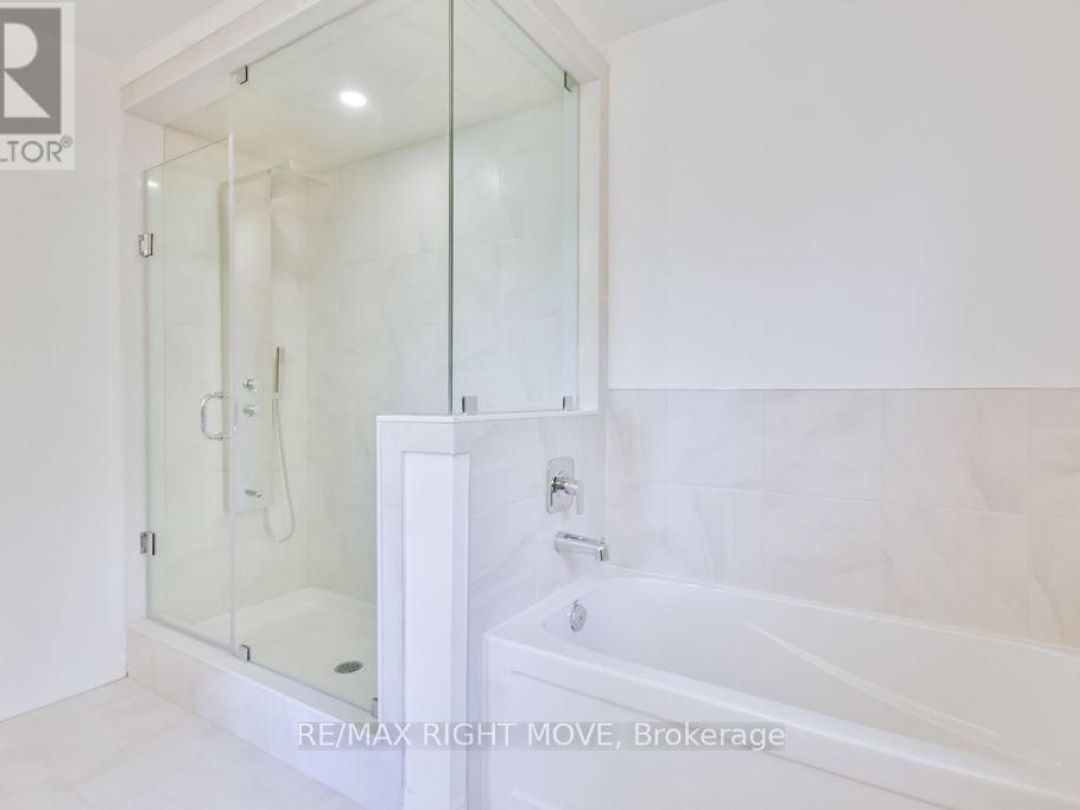 3721 QUAYSIDE DRIVE, Severn (West Shore)