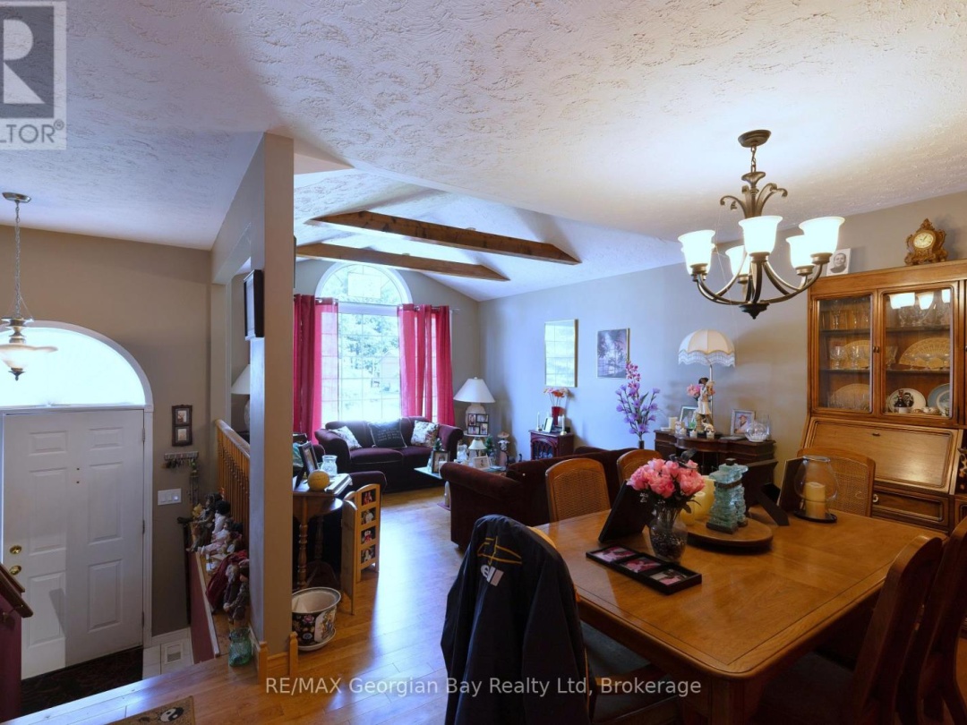 33 ANDERSON CRESCENT, Tay (Victoria Harbour)
