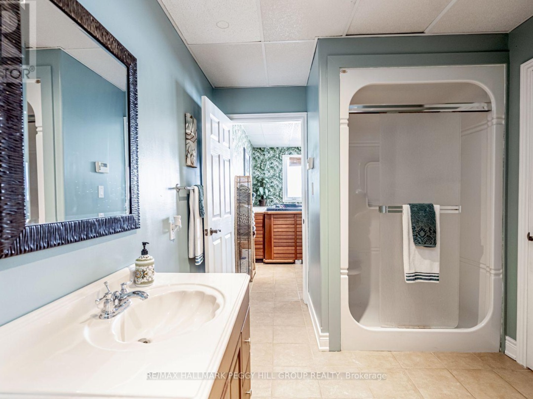 1372 DIVISION ROAD E, 