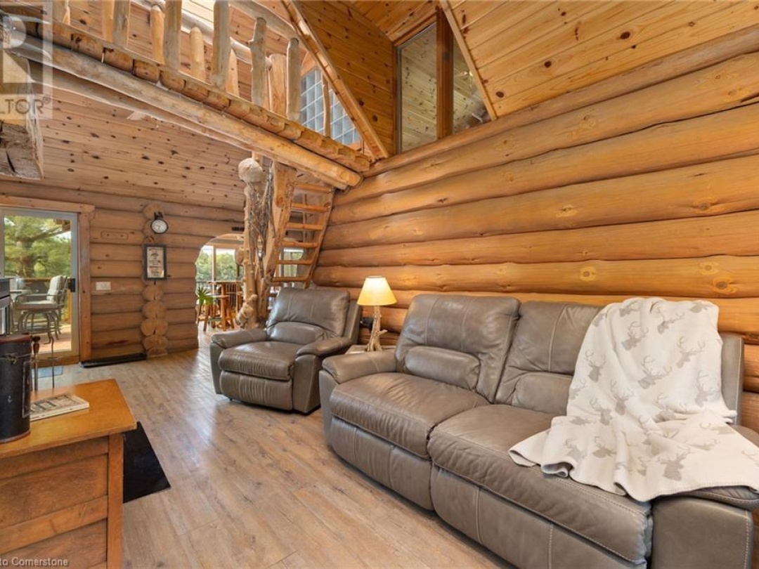 235 LOCH ERNE Road, 