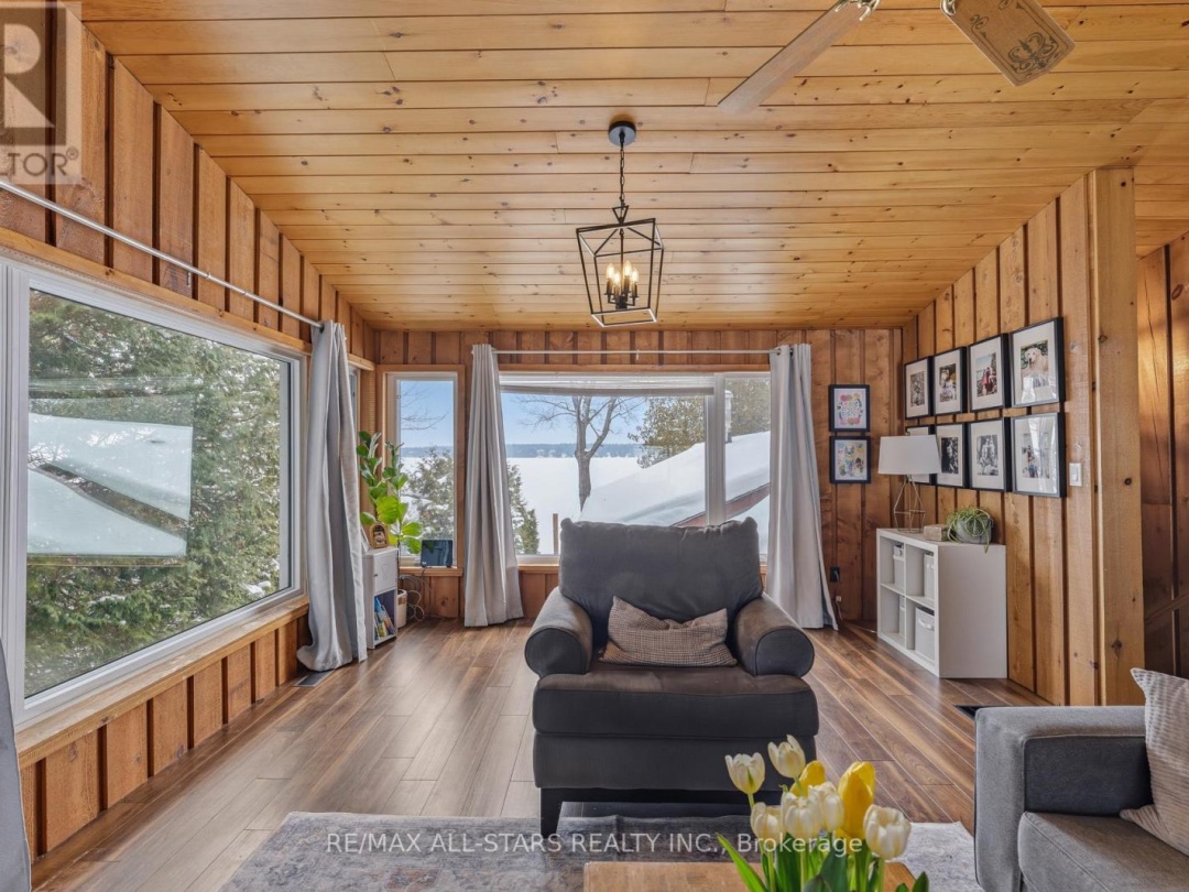 393 HILLSIDE DRIVE, Four Mile Lake