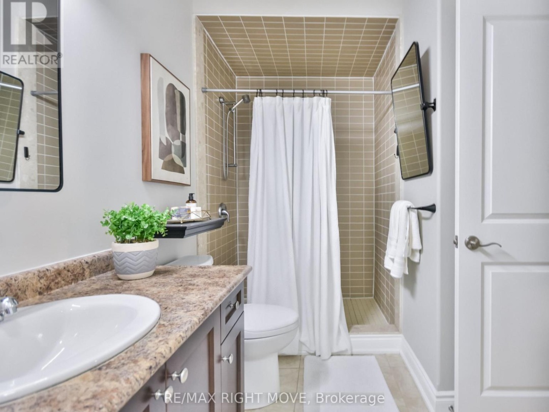 28 - 10 INVERMARA COURT, Lake Simcoe