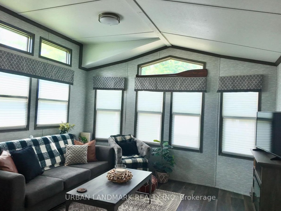 2612 VICTORIA ROAD, 