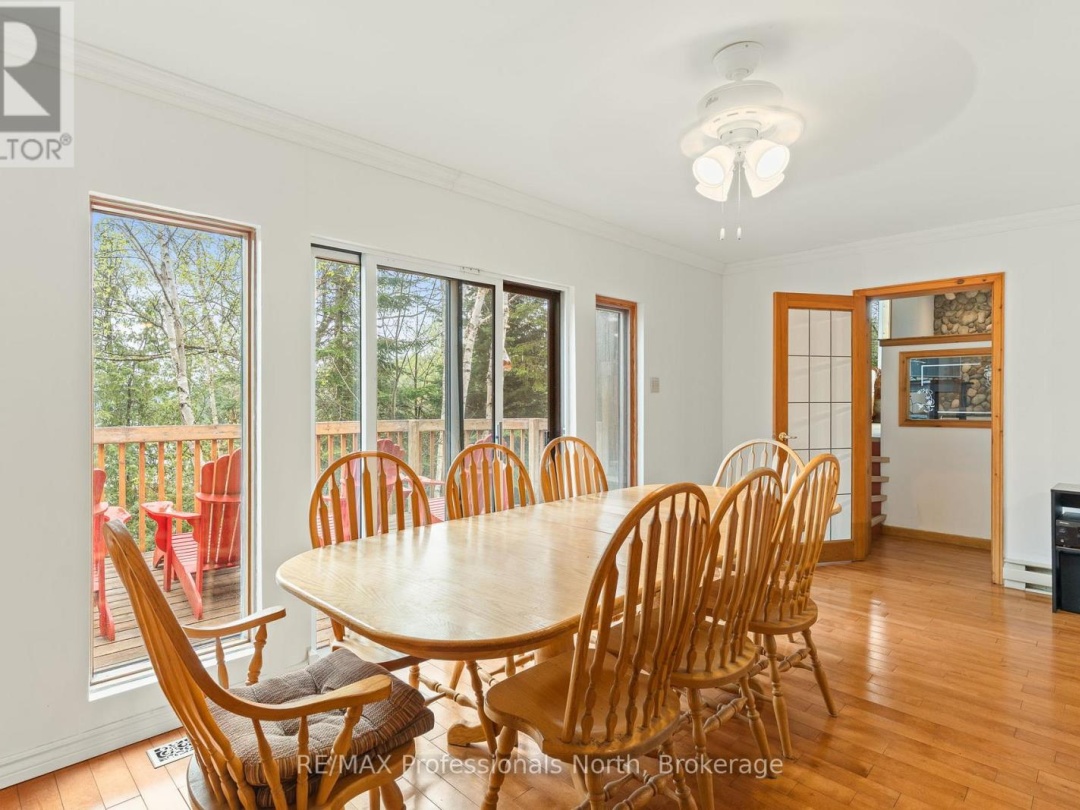 6213 KENNISIS LAKE ROAD, Kennisis Lake