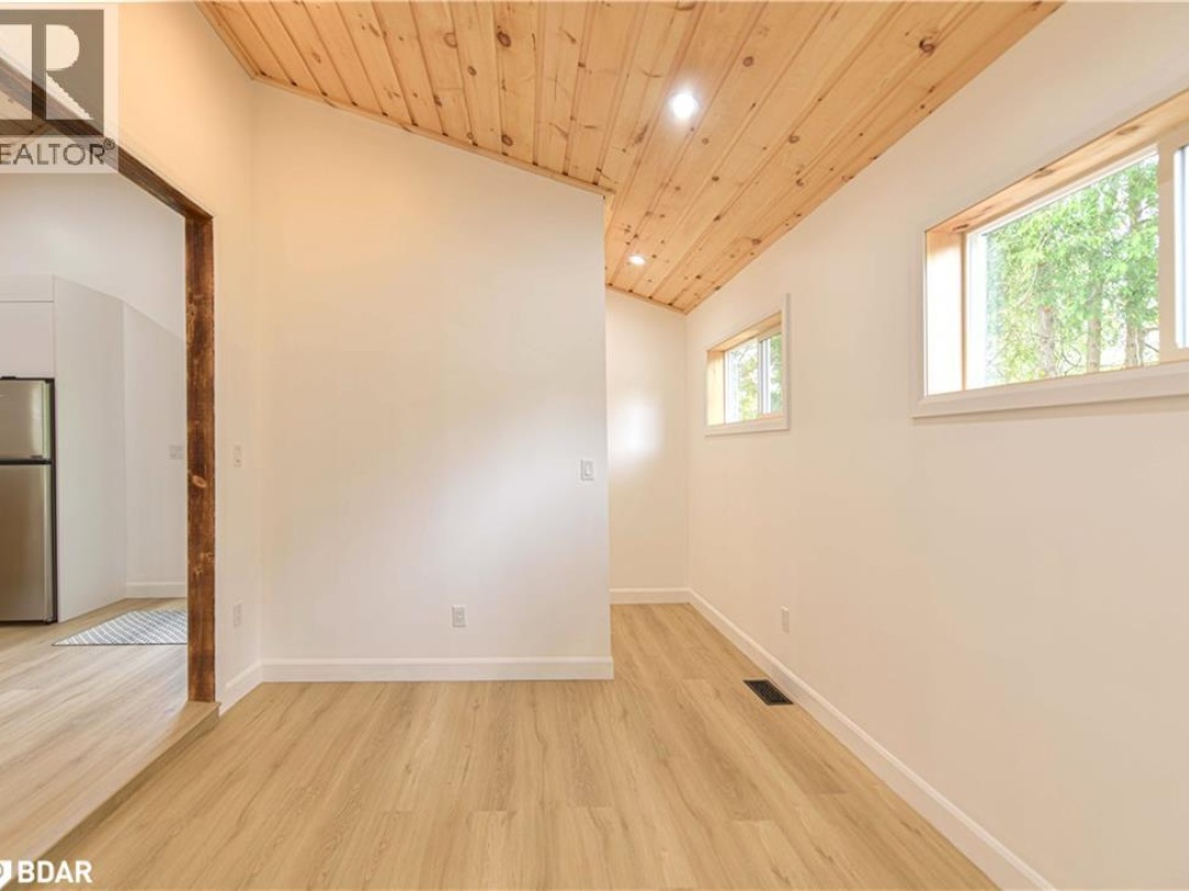 274 MISSISSAGA Street W, 