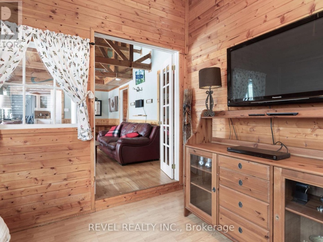1129 LAKESHORE ROAD, Gooderham Lake