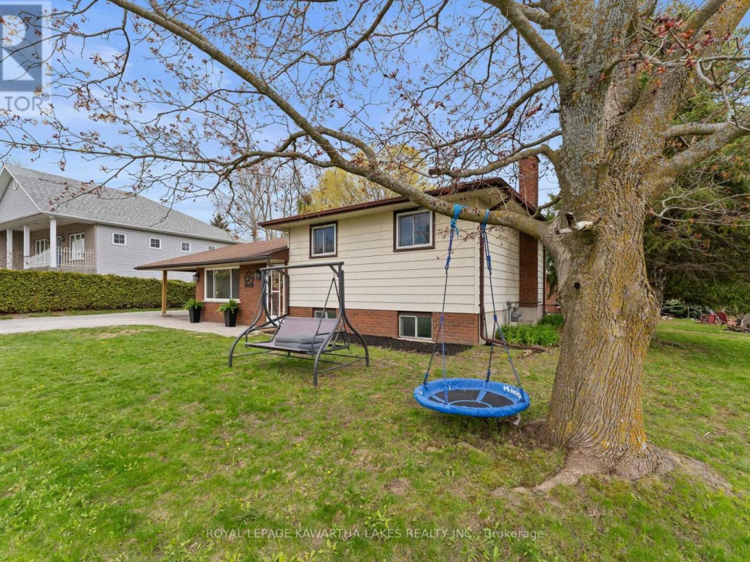 2 KENNEDY DRIVE, Kawartha Lakes (Fenelon Falls)