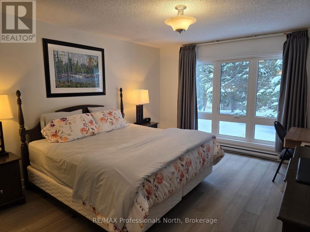 105 - 32 DEERHURST GREENS DRIVE, Peninsula Lake