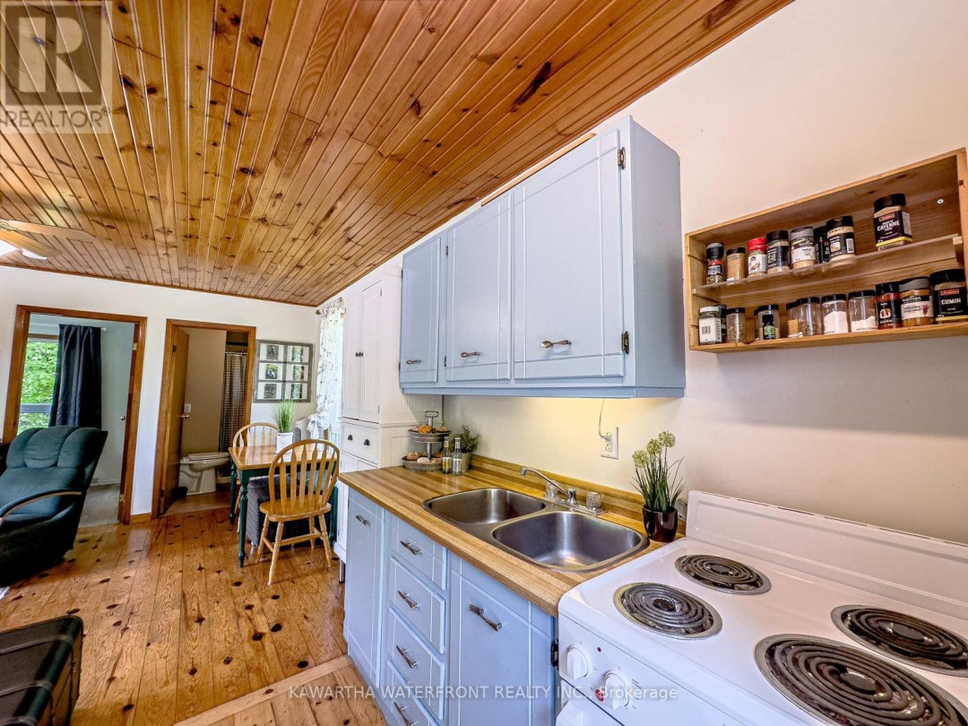 1120 ENGLISH CIRCLE, Tamarack Lake