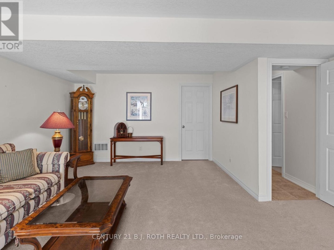 8 CANTERBURY CIRCLE, 