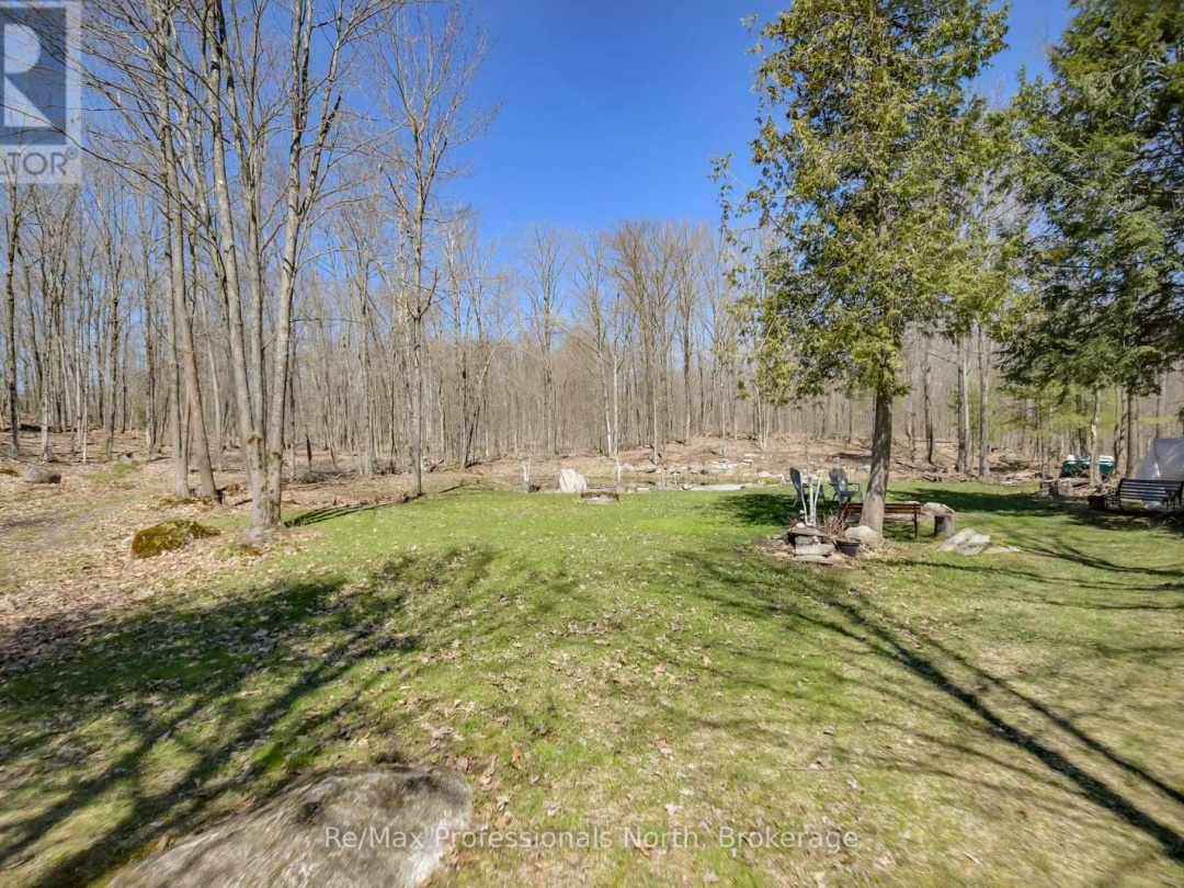 1017 BARLOCHAN ROAD, Muskoka Lakes (Wood (Muskoka Lakes))