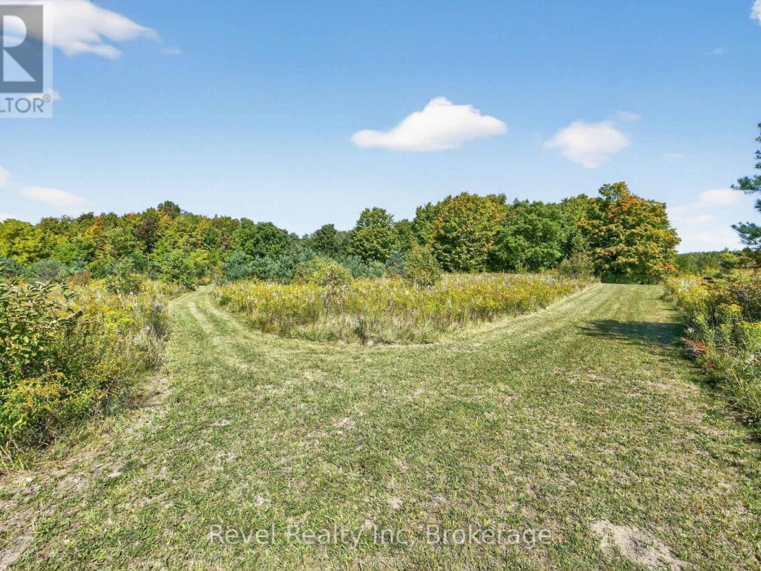 7190 93 HIGHWAY, Tiny
