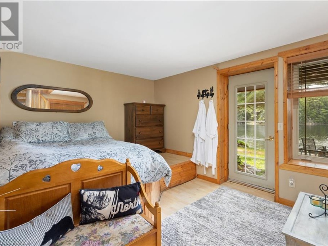 235 LOCH ERNE Road, 