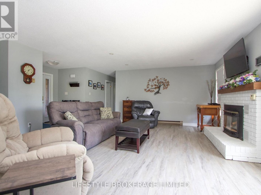 133 ROBMAR CRESCENT, Kawartha Lakes (Manilla)