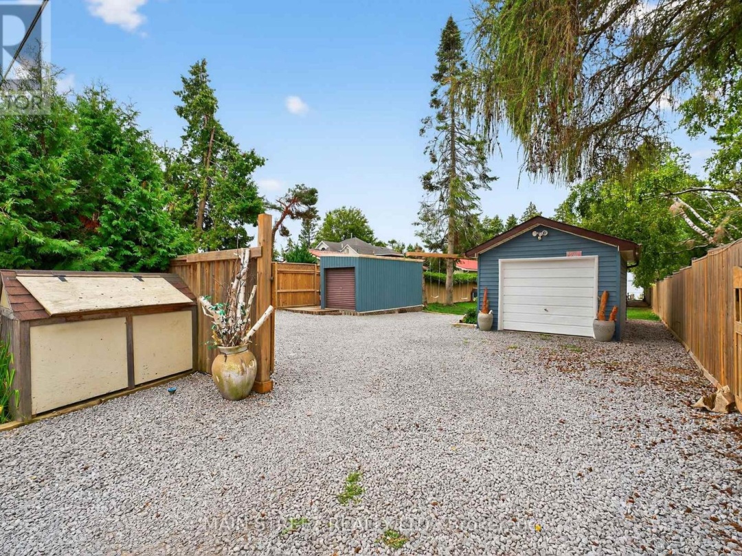 142 CEDAR BEACH ROAD, Lake Simcoe