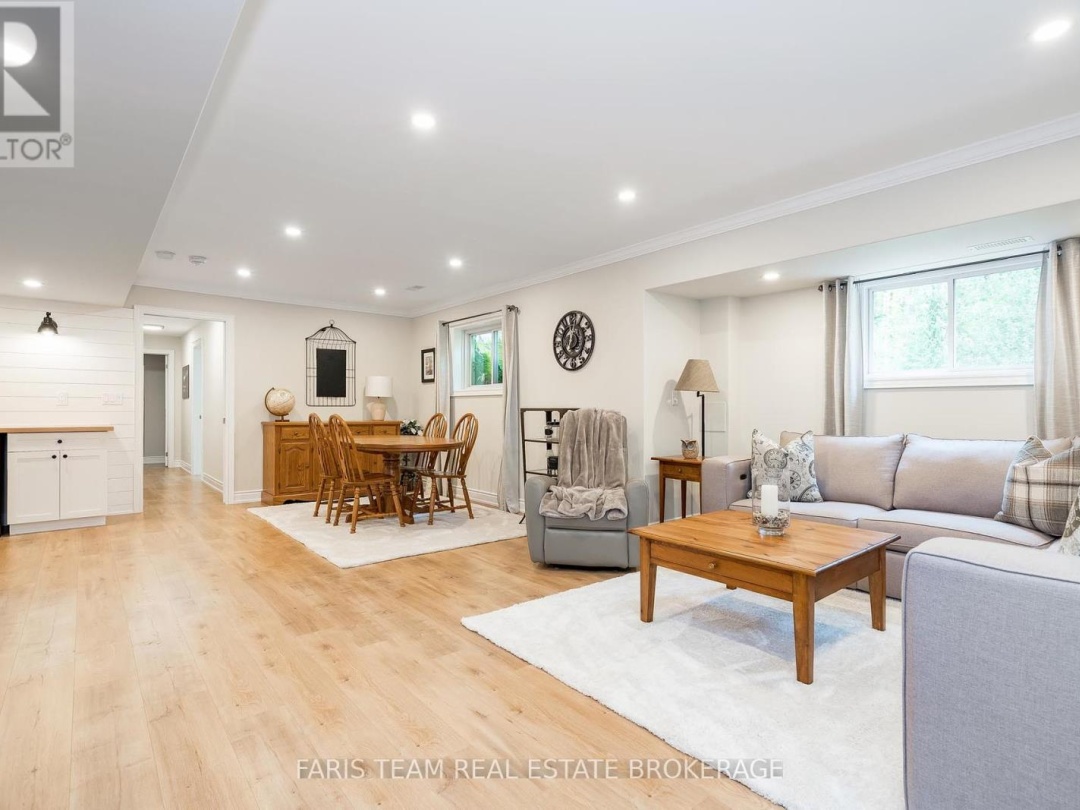 1559 RIMKEY CRESCENT, 
