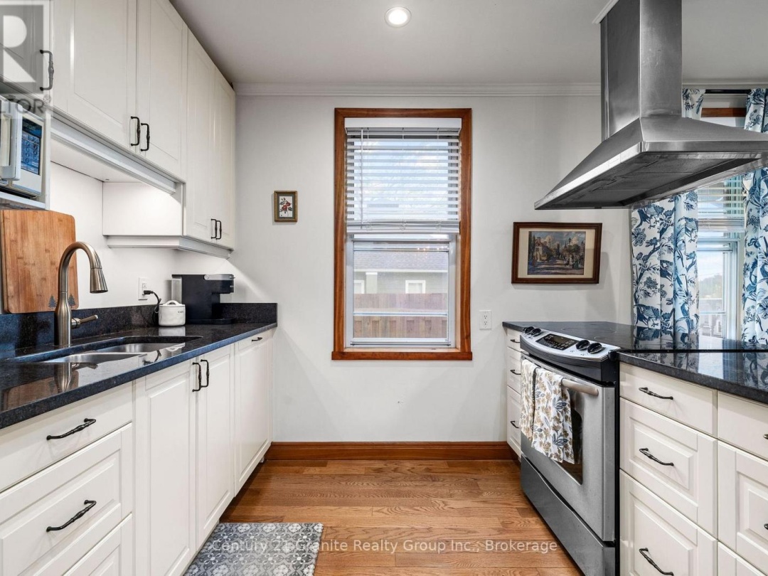 8 BEND STREET, Kawartha Lakes (Kinmount)